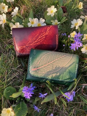 portes-cartes cuir sans coutures feuille